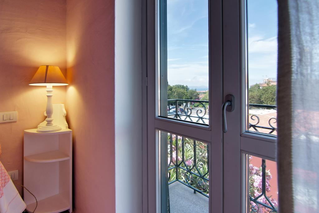 Domus Corallia-Luxury Rooms Porto Rotondo Szoba fotó