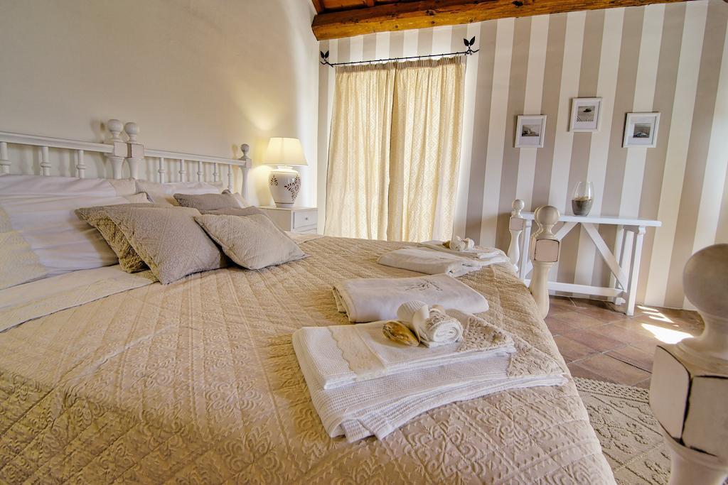 Domus Corallia-Luxury Rooms Porto Rotondo Szoba fotó