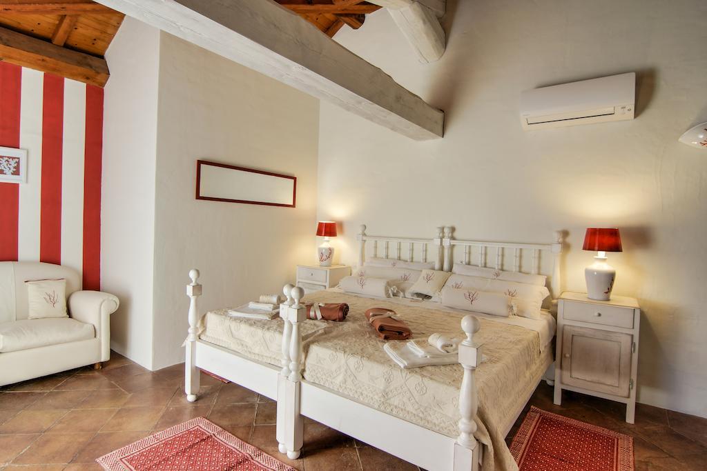 Domus Corallia-Luxury Rooms Porto Rotondo Szoba fotó